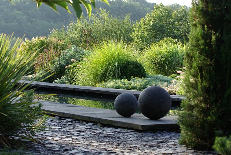 jardin contemporain avec bassin en ardoise 2